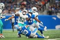 PFF grades, snap counts: Second-year Lions RB impresses in preseason debut