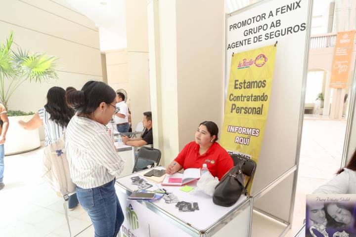 Vincula Cecilia Patrón a juventudes meridanas y empresas para generar empleos