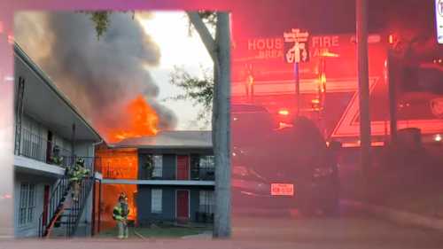2 firefighters injured, 100 apartment units damaged in northwest Houston fire, HFD says