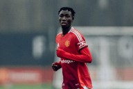 Manchester United under-21 game abandoned after Sekou Kone head injury