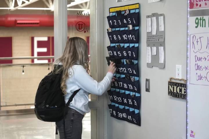 Students without phones make better learners