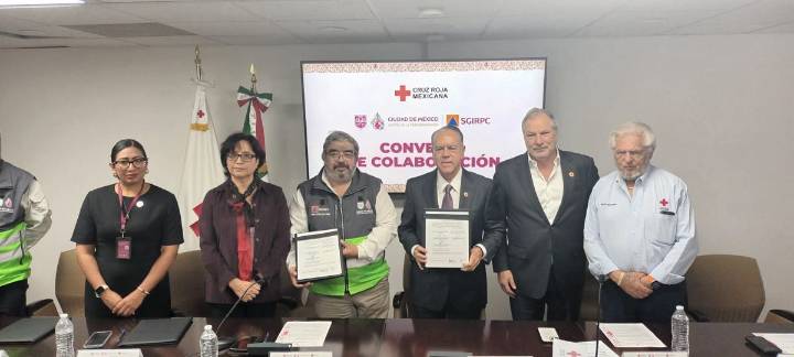 Conmemoran 40 años del sismo de 1985 con la firma de un convenio de capacitación