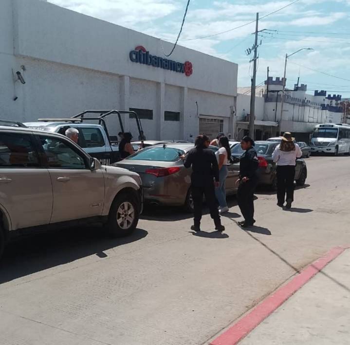 Triple choque de autos se registró en el Centro