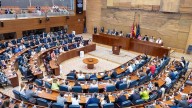 El PP rechaza la quita de deuda autonómica y PSOE y Más Madrid la defienden como alivio financiero