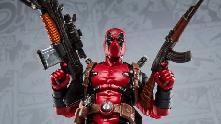 The New Marvel Legends Maximum Series Deadpool Lives Up to Those Descriptors
