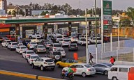 Largas filas para cargar gasolina en CDMX, Edomex, Chiapas y NL: Pemex en crisis