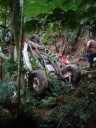 Tres muertos y una adolescente herida tras caída de camioneta por...