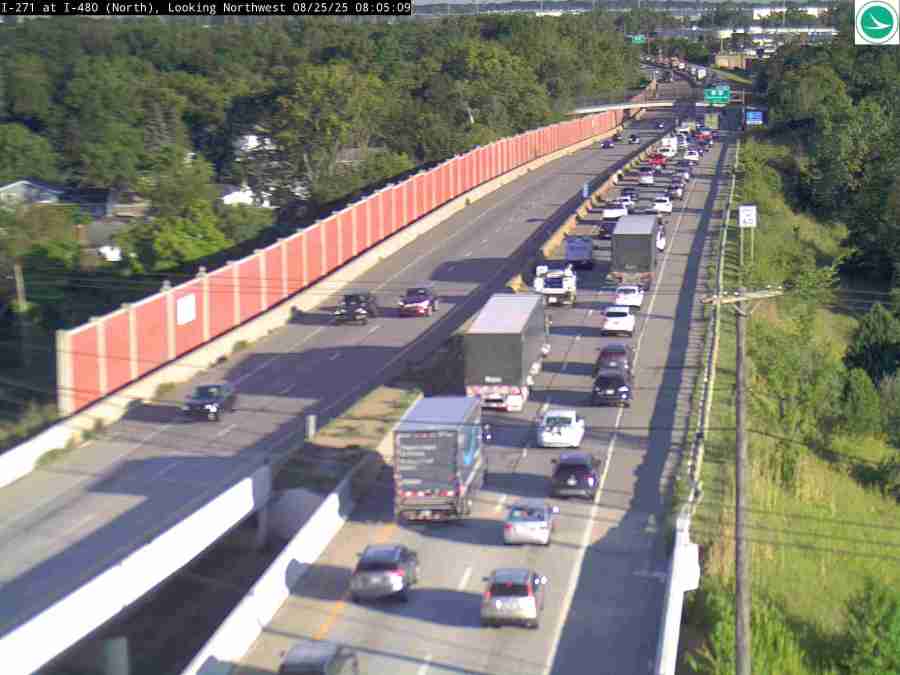 LIVE: Crash causing slowdowns on I