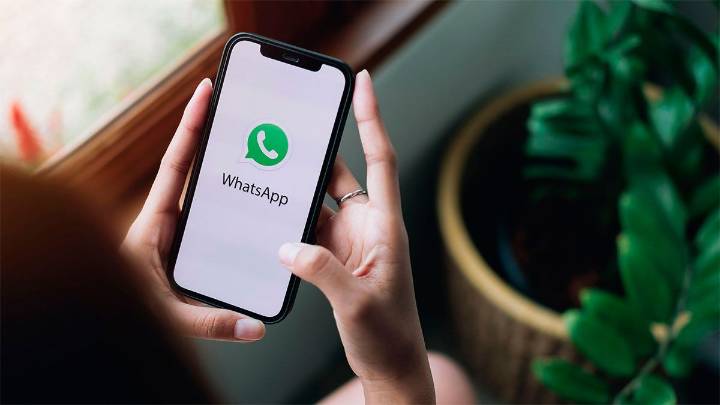 WhatsApp mejora sus llamadas grupales: programación, levantar la mano para hablar y reacciones con emojis