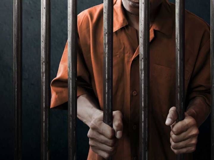 DEAR ABBY: Inmate suspects girlfriend of affair with his brother