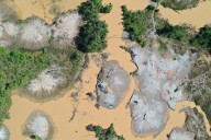 La minería ilegal de oro se expande a nueve regiones amazónicas y amenaza a comunidades y ríos del Perú