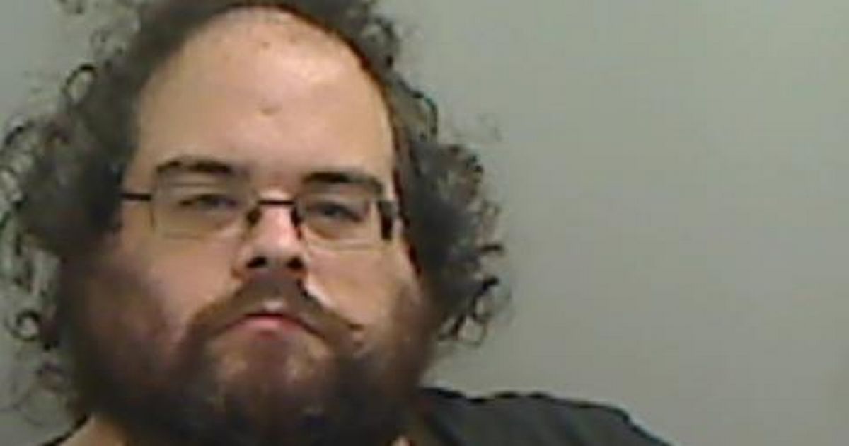 Pervert back behind bars for 'repugnant' crimes of making more than 200 indecent images of children