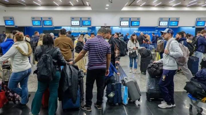 Comienza el paro de controladores aéreos: cómo afecta a los vuelos y cuánto durará