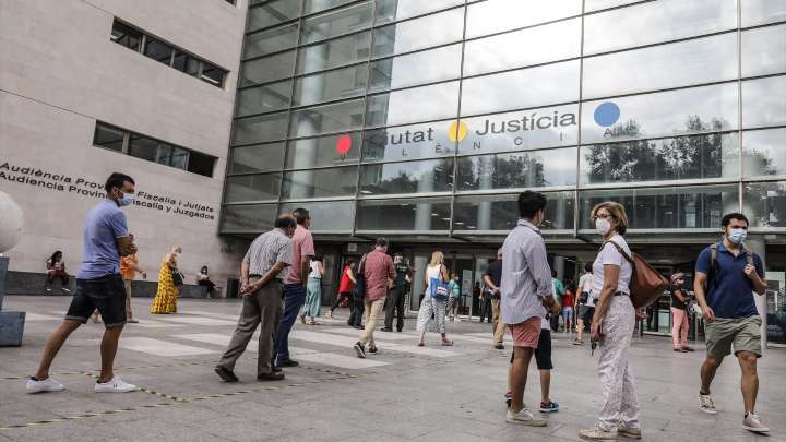 Condenan a dos años de cárcel a una directora financiera por estafar más de 154.000 euros a su empresa