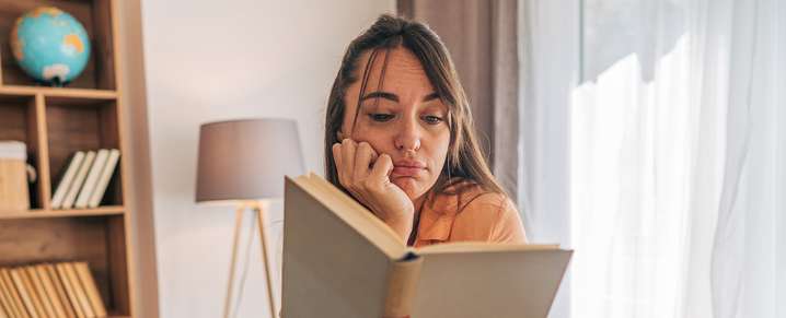Reading For Fun Is Plummeting in The US, And Experts Are Concerned