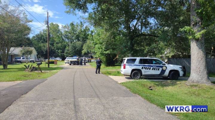 Mobile police say Wednesday's shootings related