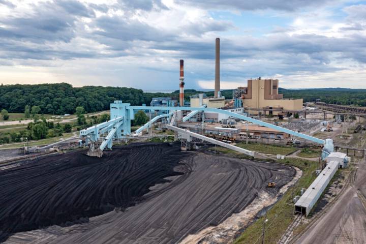 Delaying Even More Coal, Gas Plant Closures Could Cost Ratepayers Billions