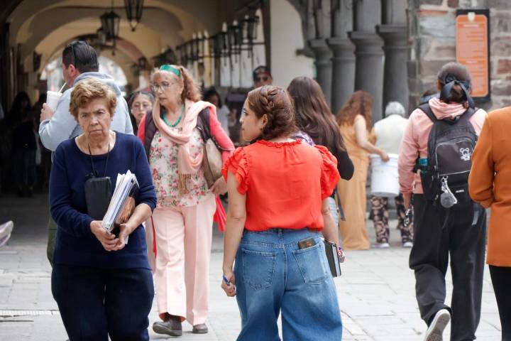 Mujeres en Puebla destinan 2.5 más tiempo al trabajo no remunerado que los hombres