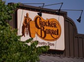 Cracker Barrel relents, says its old logo will return