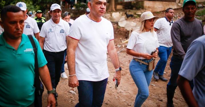Es la primera vez que un Alcalde llega a nuestras casas para ayudarnos”: Damnificados por lluvias en Santa Marta