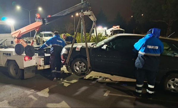 "Picadas" y ruidos molestos: operativo y secuestro de autos en Las Perdices