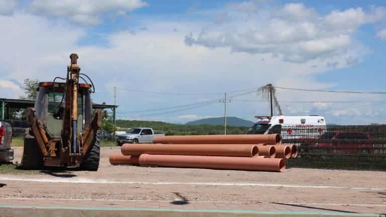 Inician ampliación del colector sanitario en La Cruz, Elota: obra beneficiará a familias de la zona este