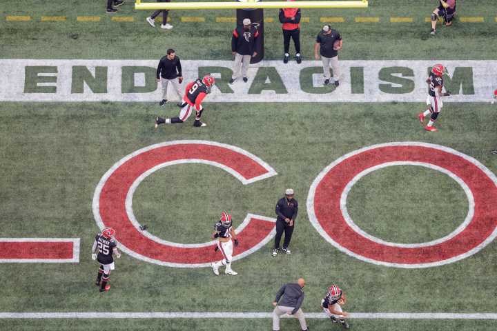 NFL refuerza mensajes de justicia social en sus partidos