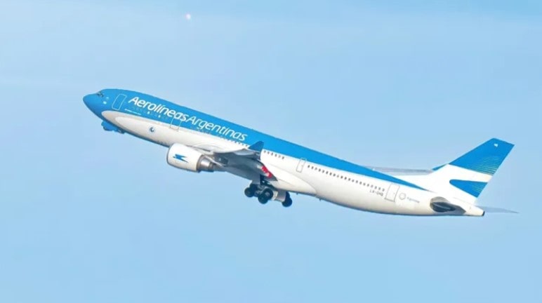 Azafata de Aerolíneas Argentinas detenida por contrabando millonario