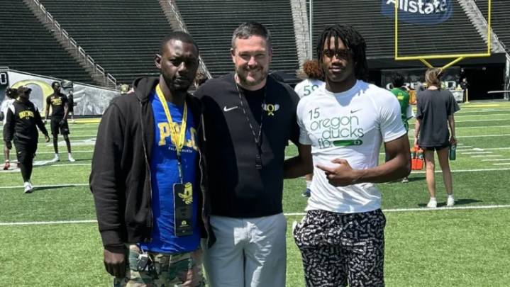 Ohio State Buckeyes hosting elite Oregon Ducks commit