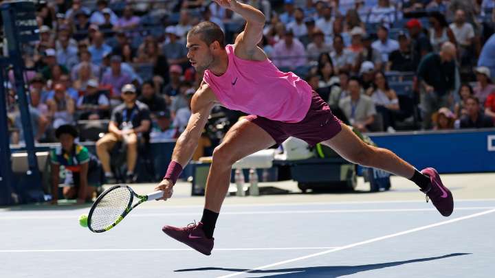 Alcaraz "venga" al tenis español, derrota a Rinkdernech y se mete en cuartos del US Open