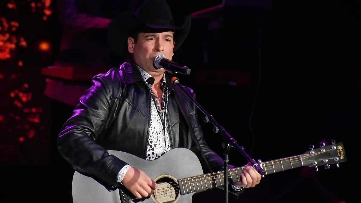 Bobby Pulido cumple su sueño y el de su padre al debutar en el Auditorio Nacional