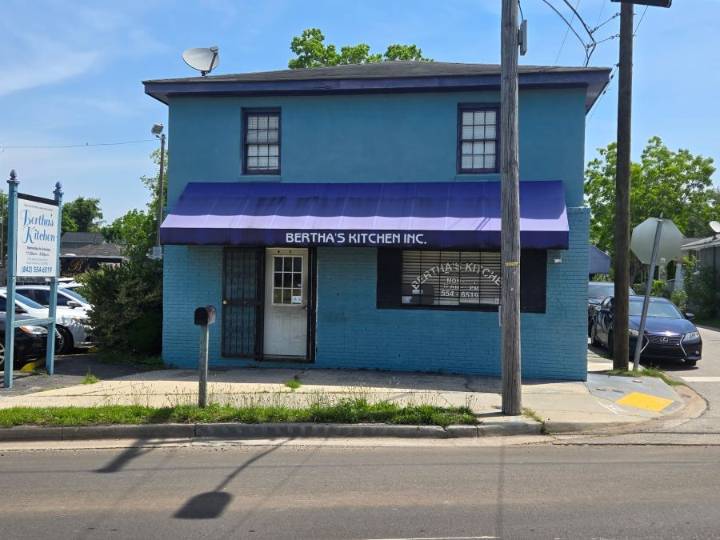 North Charleston soul food restaurant receives $50K grant