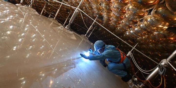China turns on giant neutrino detector • The Register