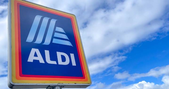 Aldi's 'dream job' that gives free crisps for reviews reopens for applications