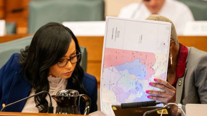 Gobernadores demócratas rechazan la redistribución de distritos electorales en Texas