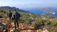 Heridos graves dos militares al chocar su vehículo con otro de ganado en Ourense