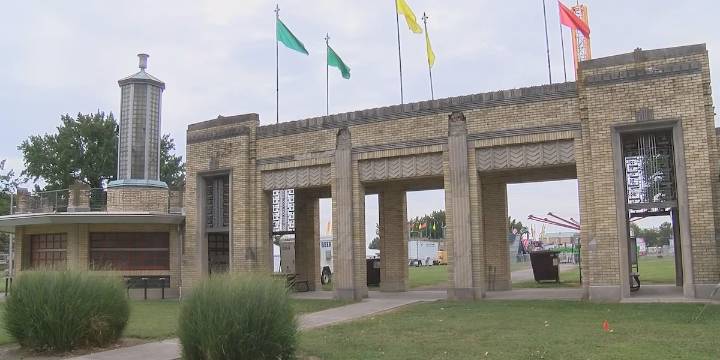 Gov. Pritzker announces $16.4M investment in road repairs at Du Quoin State Fairgrounds