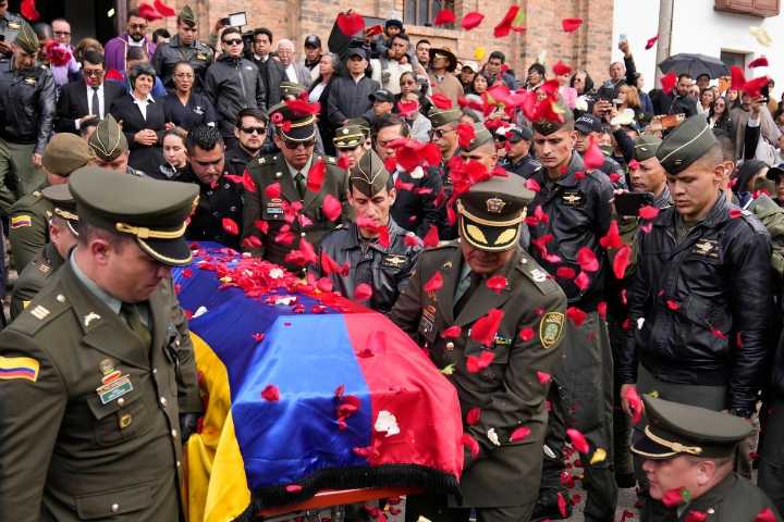 Civiles secuestran a 34 militares al sur de Colombia en operativo contra las FARC