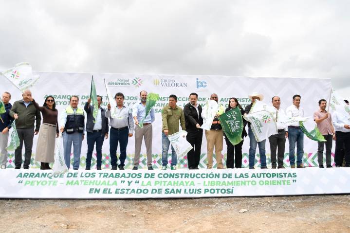 Gallardo arranca construcción de dos grandes autopistas en SLP