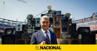 Joan Laporta tumbado en el césped del Spotify Camp Nou en una imagen insólita: ¿el retorno al estadio a punto?