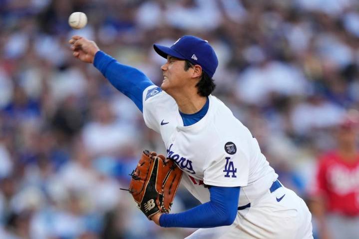 Shohei Ohtani logra su 1ra victoria con Dodgers, poncha a 9 y vence a Rojos