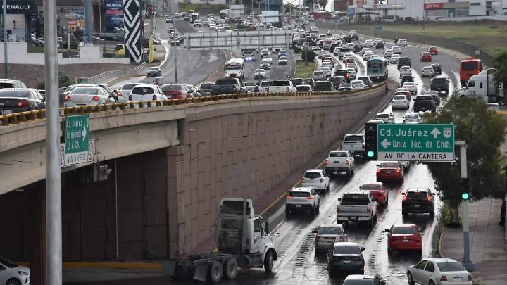 ¡Toma rutas alternas! Lluvias ralentizan tráfico vehicular en el Periférico de la Juventud