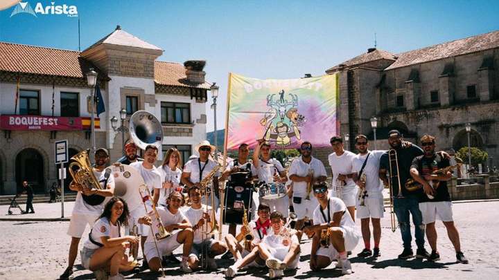 Un día único y especial en El Espinar con el Boquefest: "Las charangas son la guinda del pastel en los pueblos"