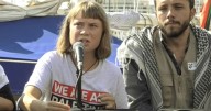 VIDEO| Greta Thunberg se embarca en otra flotilla para Gaza: Más de 20 barcos zarpan desde Barcelona con ayuda