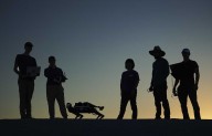 Oregon Researchers Train Dog-Like Robots in Desert Sands to Prepare for Future Mars Missions