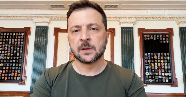 En medio de cumbre de Alaska: Zelensky dice que “en el día de las negociaciones,los rusos también están matando”