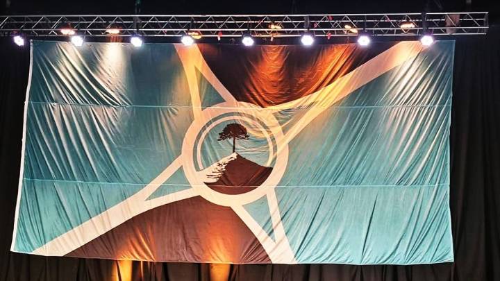 Un vecino de Zapala pide anular la bandera que se eligió en concurso público