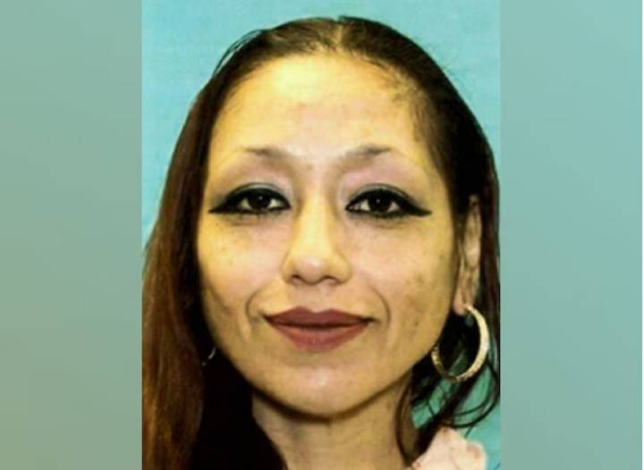 Arrestada en India mujer acusada de asesinar a su hijo en Texas