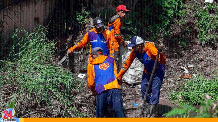 Alcaldía de Guacara supera la limpieza de 3 mil 900 ML en canales y caños del municipio