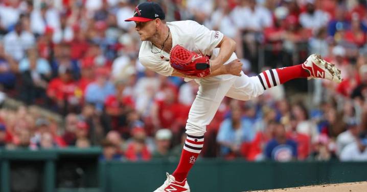 Offense delivers, bullpen holds and Cardinals reward Sonny Gray's gem, take series vs. Cubs